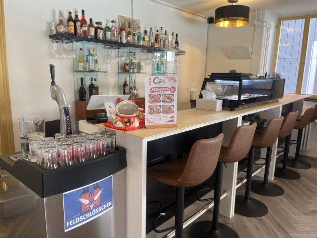 bar